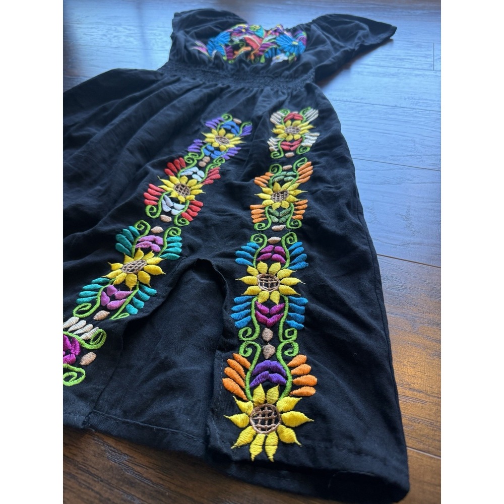 Vintage Mexican Embroidered Dress Womens Medium Black Floral Peasant Boho Hippie - Picture 2 of 7